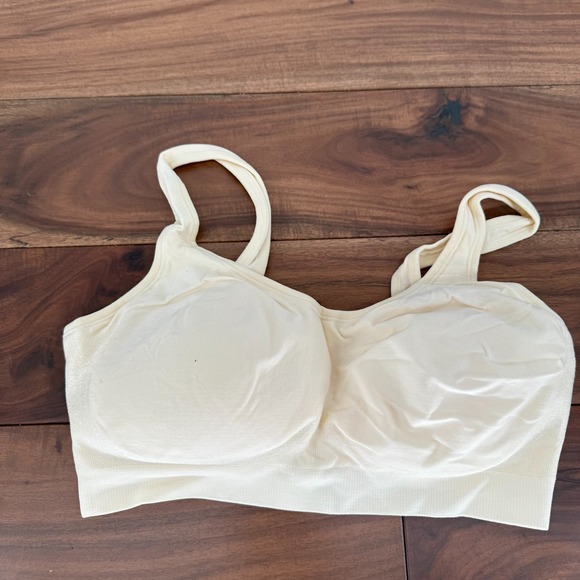 Truekind‎ Daily Comfort Wireless Shaper Bra Womens Medium Beige Dig-Free Band - Picture 2 of 6